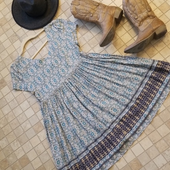 Gorgeous floral country dress - Picture 4 of 8